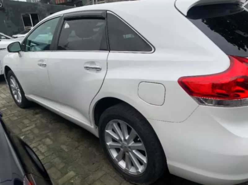 Toyota Venza   - 2013