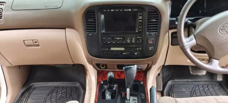 Toyota Land Cruiser   - 2001