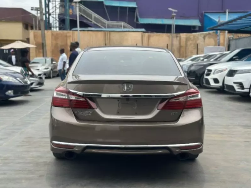 Honda Accord   - 2016