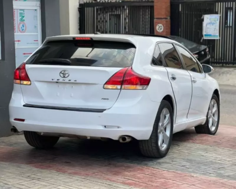 Toyota Venza   - 2010
