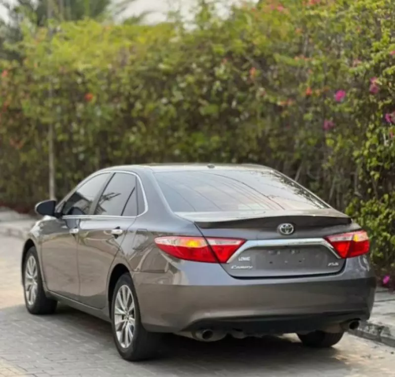 Toyota Camry   - 2016