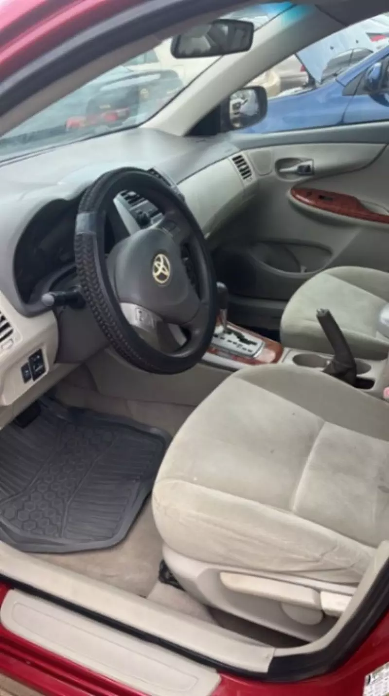 Toyota Corolla   - 2009