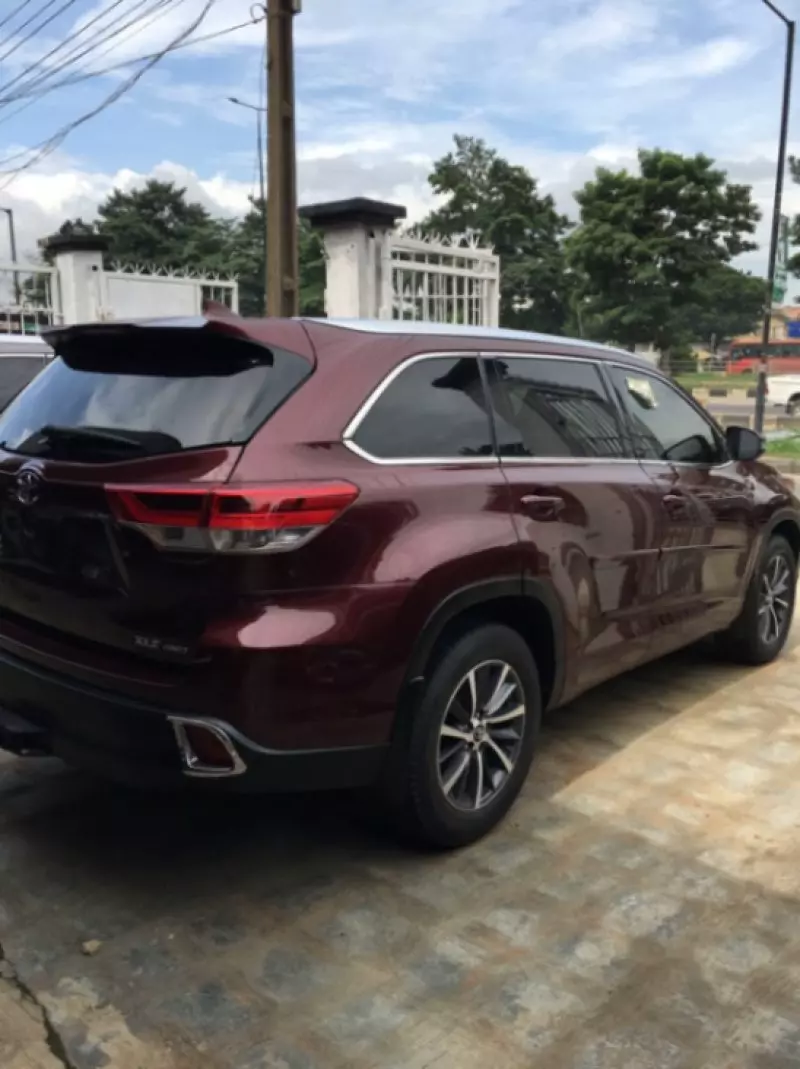 Toyota Highlander   - 2018