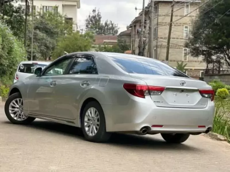 Toyota Mark X   - 2017