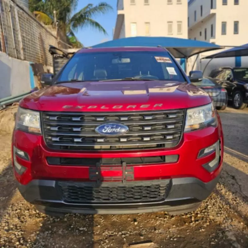 Ford Explorer   - 2017