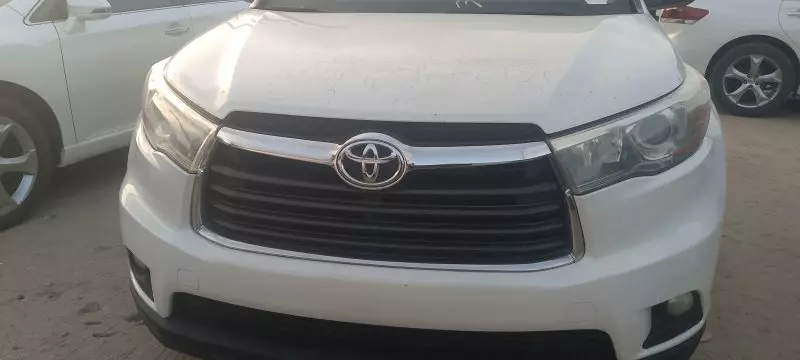 Toyota Highlander   - 2016