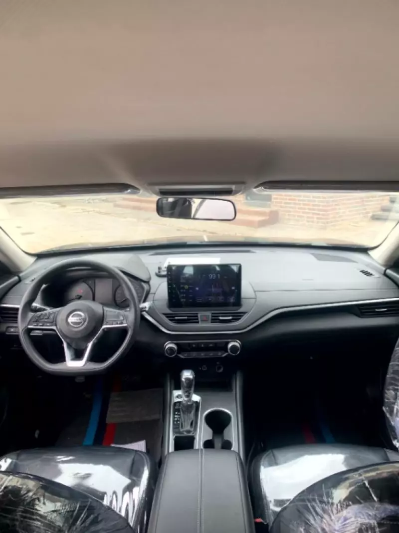 Nissan Altima   - 2022
