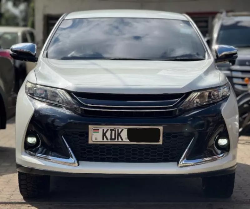 Toyota Harrier   - 2015