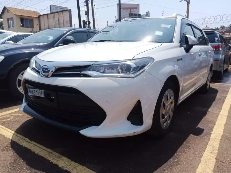 Toyota Fielder hybrid    - 2017