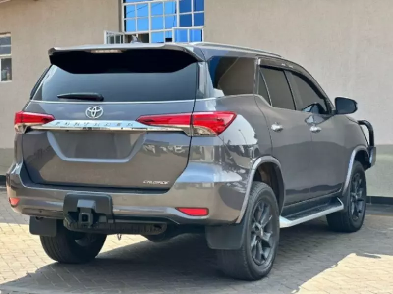 Toyota Fortuner   - 2018