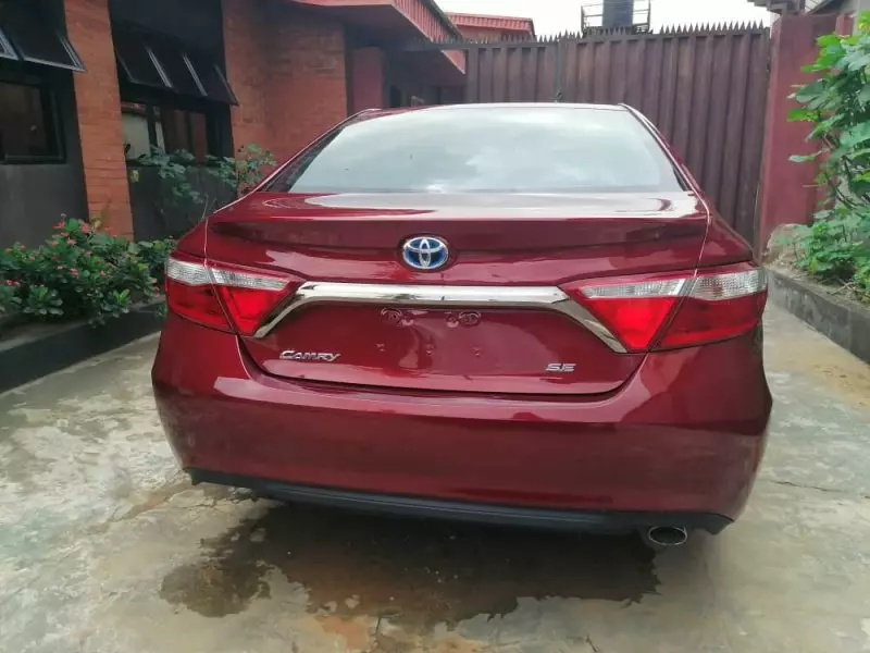 Toyota Camry   - 2016