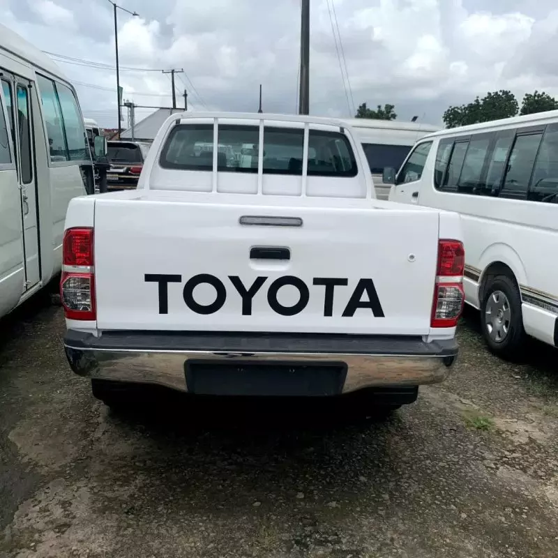 Toyota Hilux   - 2010