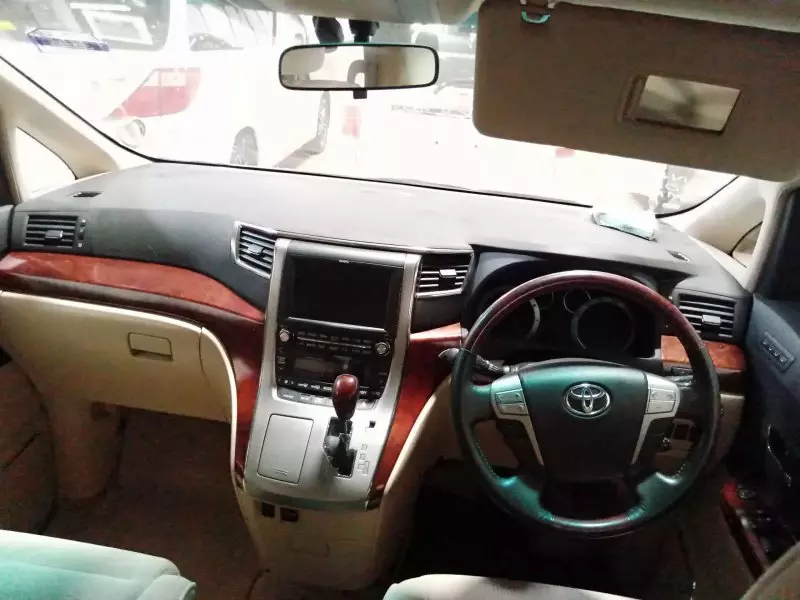 Toyota Alphard   - 2009