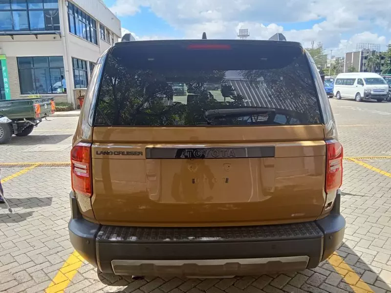 Toyota Landcruiser Prado   - 2024