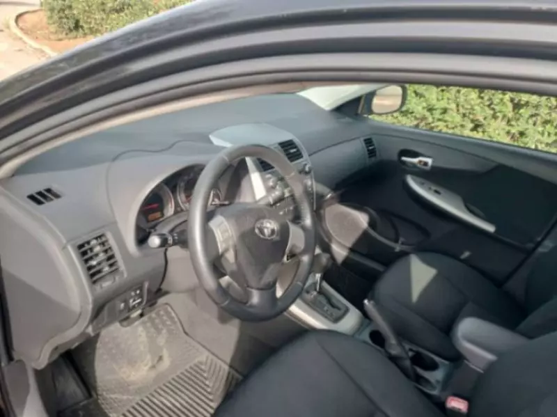 Toyota corolla   - 2010
