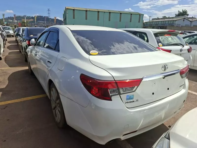 Toyota Mark X   - 2012