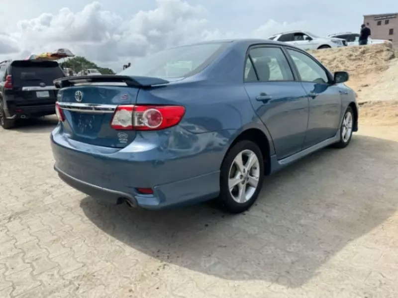 Toyota Corolla Sport   - 2013