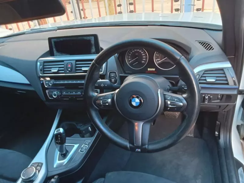 BMW 118i   - 2017