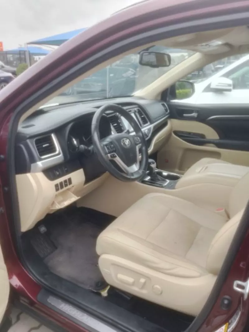 Toyota Highlander   - 2014