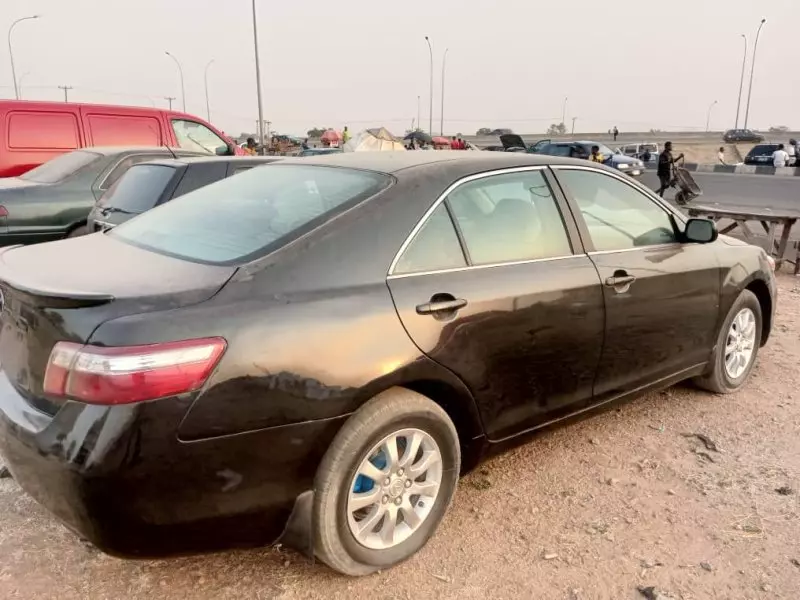 Toyota Camry   - 2009