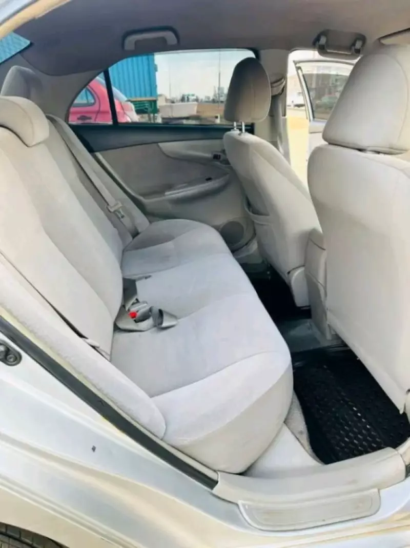 Toyota Axio    - 2011