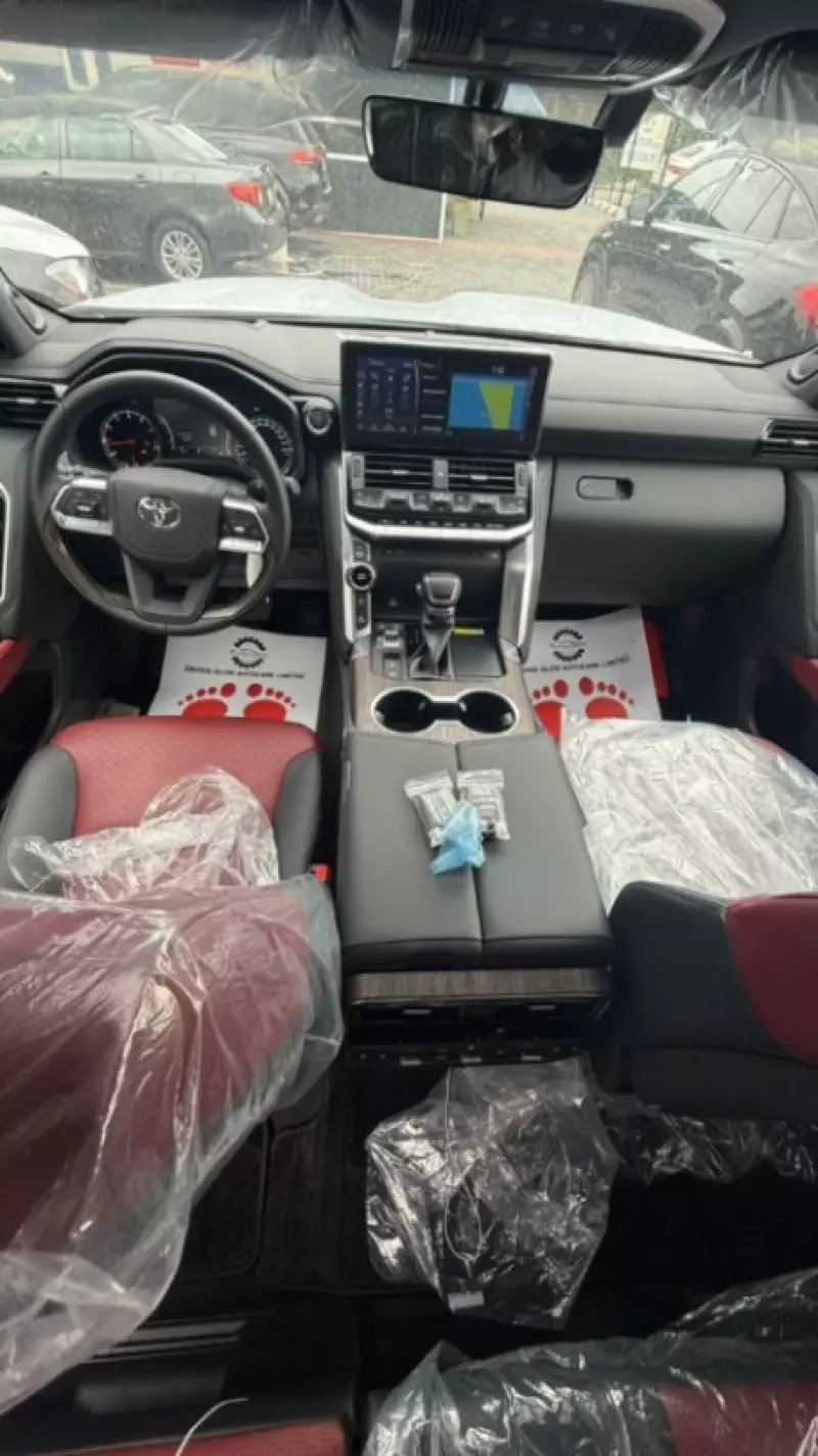 Toyota  Land Cruiser VXR V8   - 2023