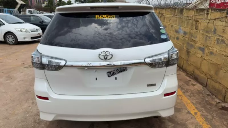 Toyota Wish   - 2012