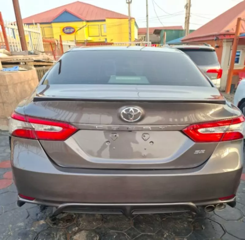 Toyota camry   - 2019