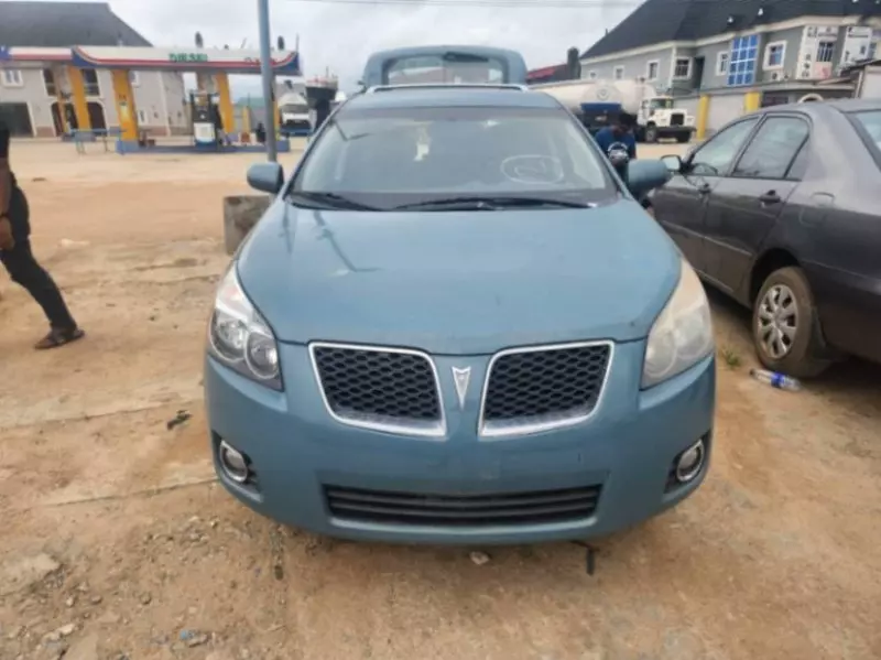 Pontiac Vibe   - 2008