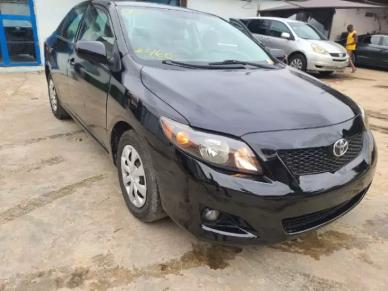 Toyota Corolla   - 2009
