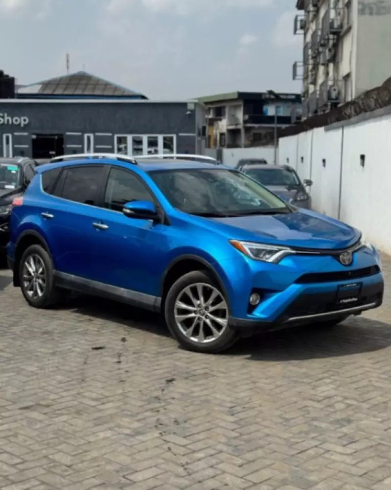 Toyota RAV4   - 2016
