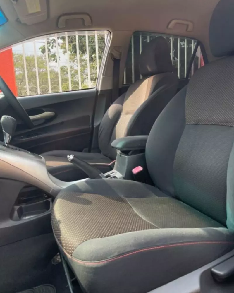 Toyota Auris   - 2010