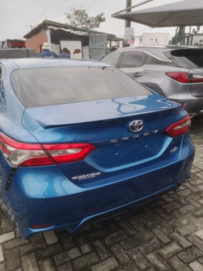 Toyota Camry   - 2017