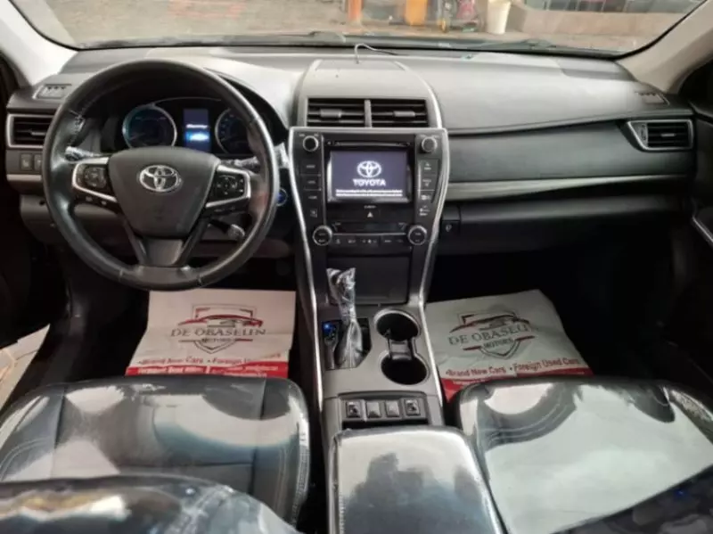 Toyota Camry   - 2017