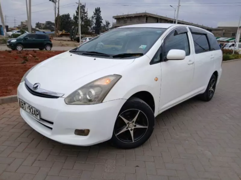 Toyota Wish   - 2005
