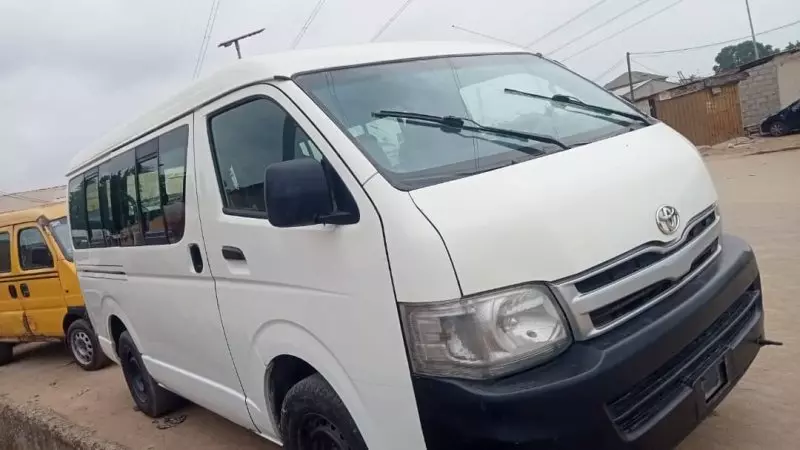 Toyota Hiace   - 2012