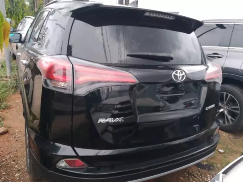 Toyota RAV 4   - 2016