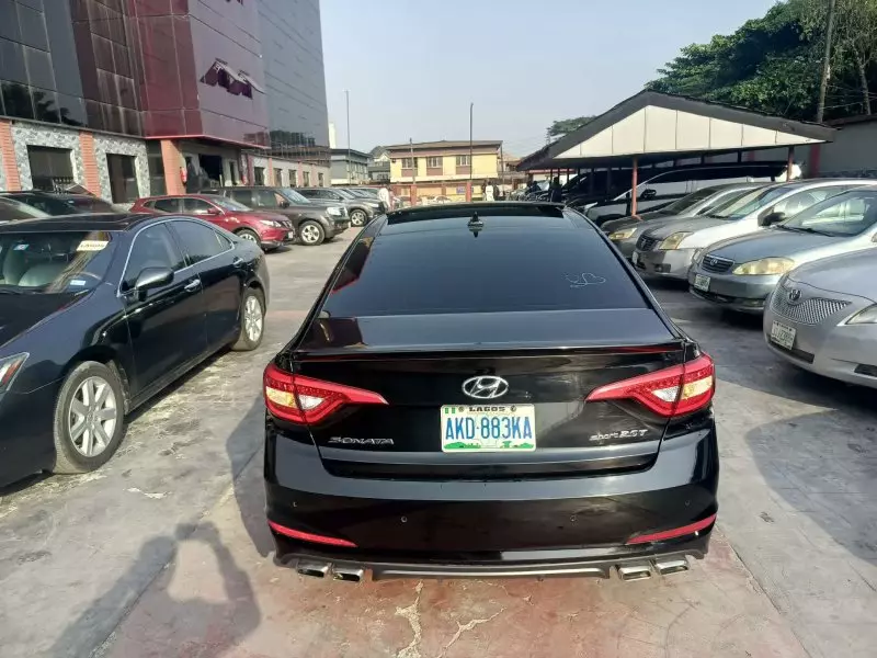 Hyundai Sonata   - 2015