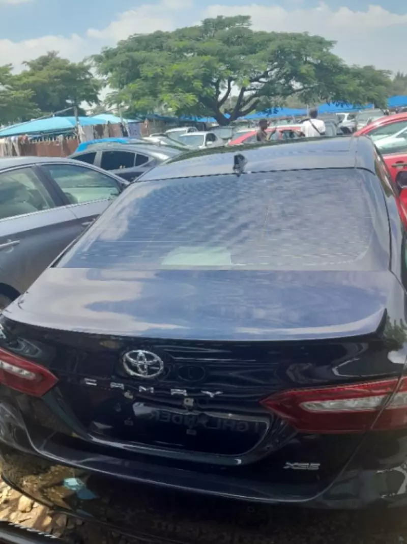 Toyota Camry   - 2018