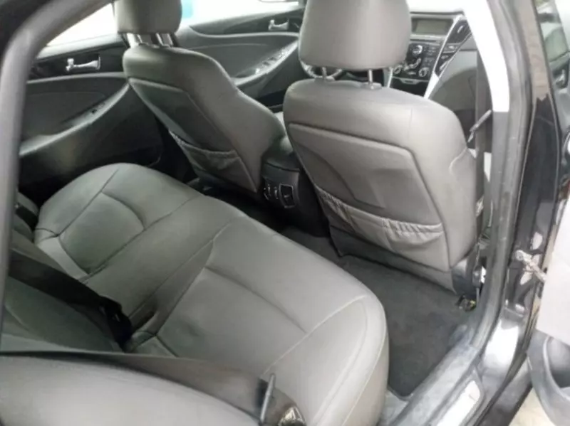 Hyundai Sonata   - 2011