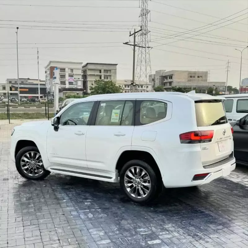 Toyota  Land Cruiser VXR V8   - 2023
