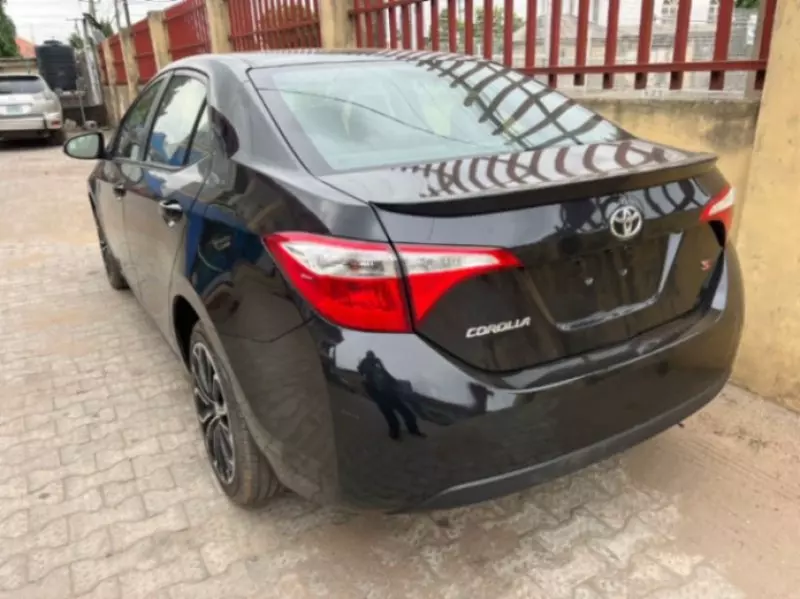 Toyota Corolla   - 2015
