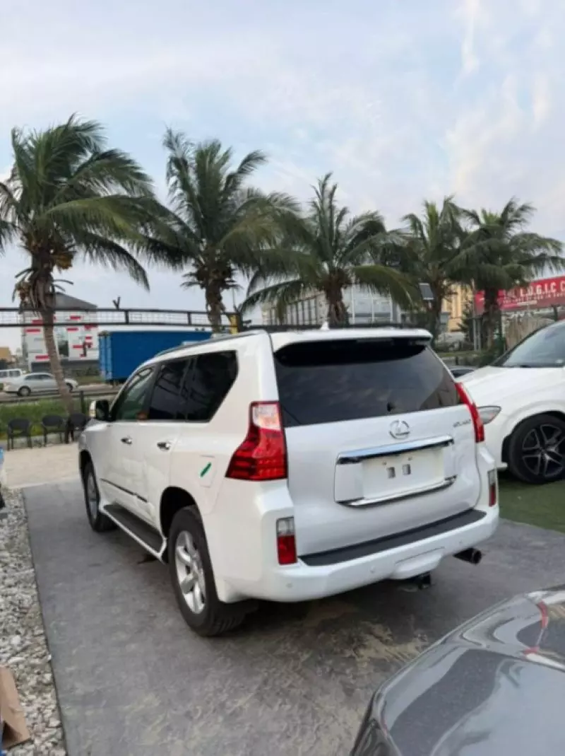 Lexus GX 460   - 2012
