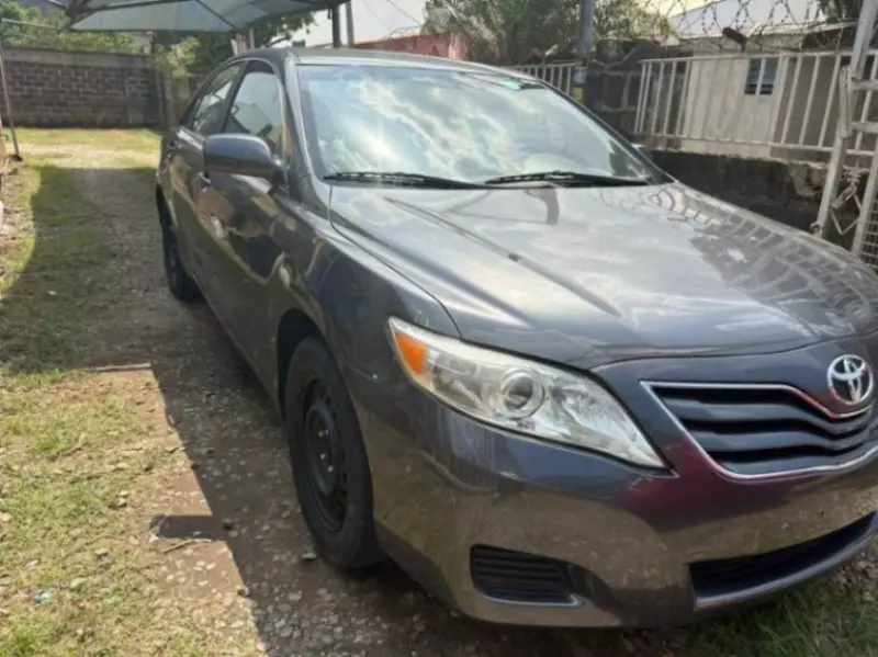 Toyota Camry   - 2011