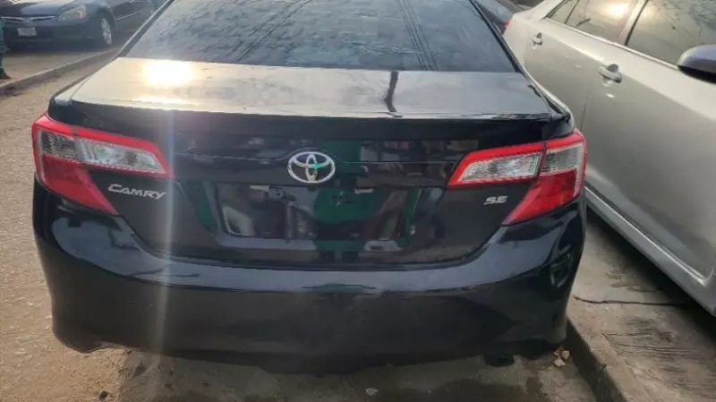 Toyota Camry   - 2014