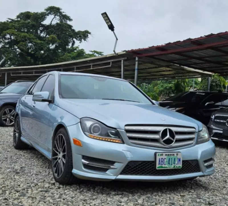 Mercedes-Benz C 300   - 2013