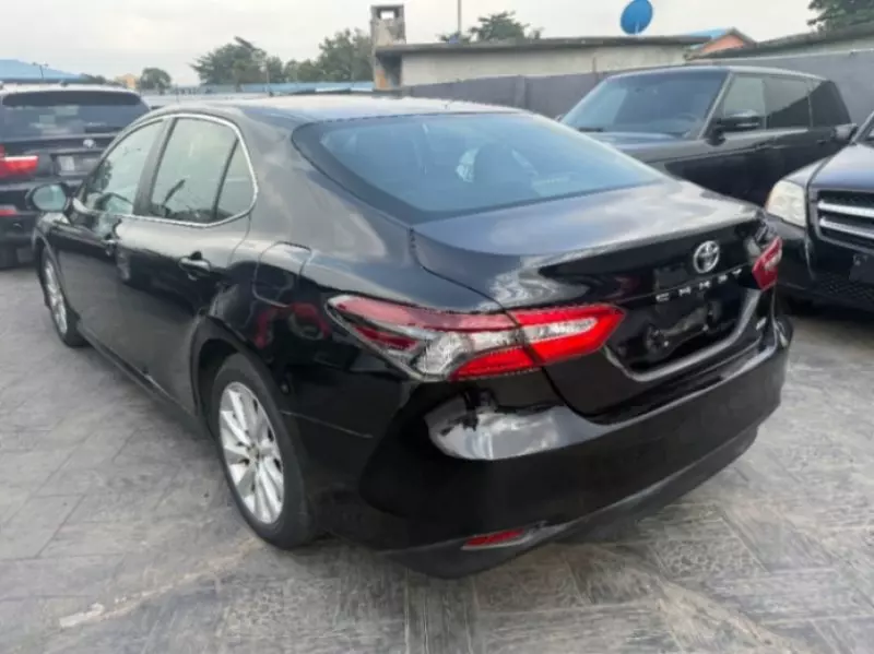 Toyota Camry - 2018