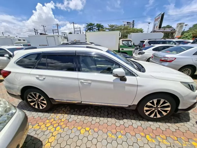 Subaru Outback   - 2016