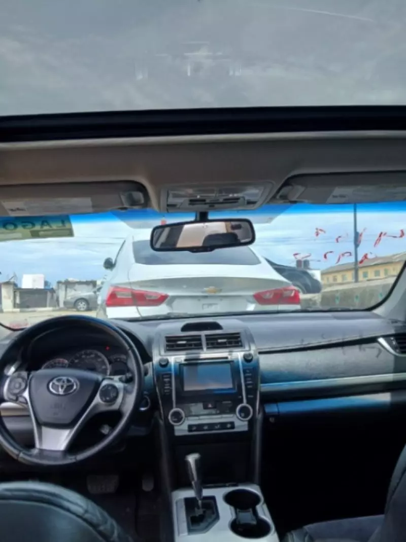 Toyota Camry   - 2012