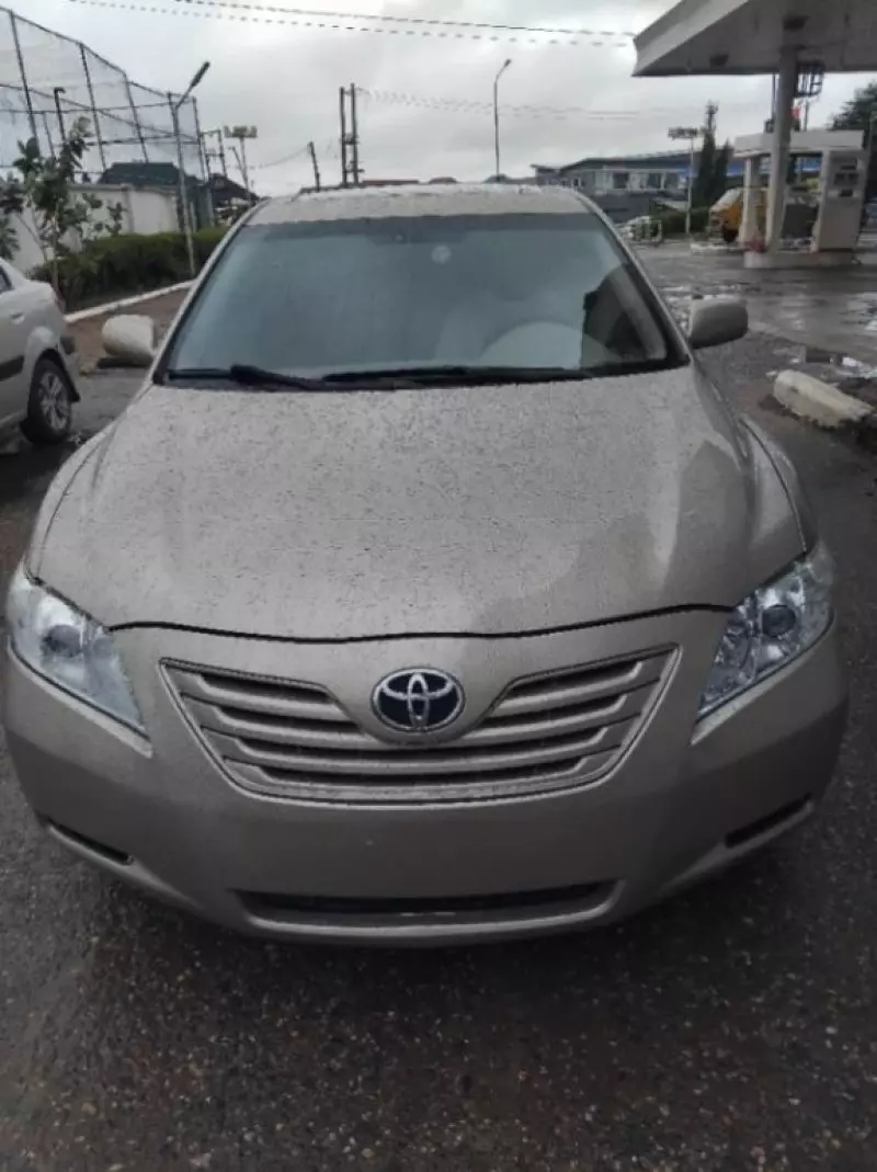 Toyota Camry   - 2008